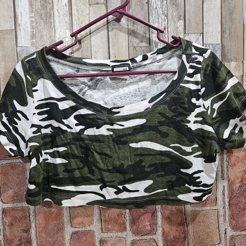 Lux cropped camo top
